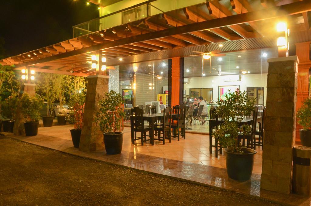 The Premiere Business Hotel Kalibo Bagian luar foto