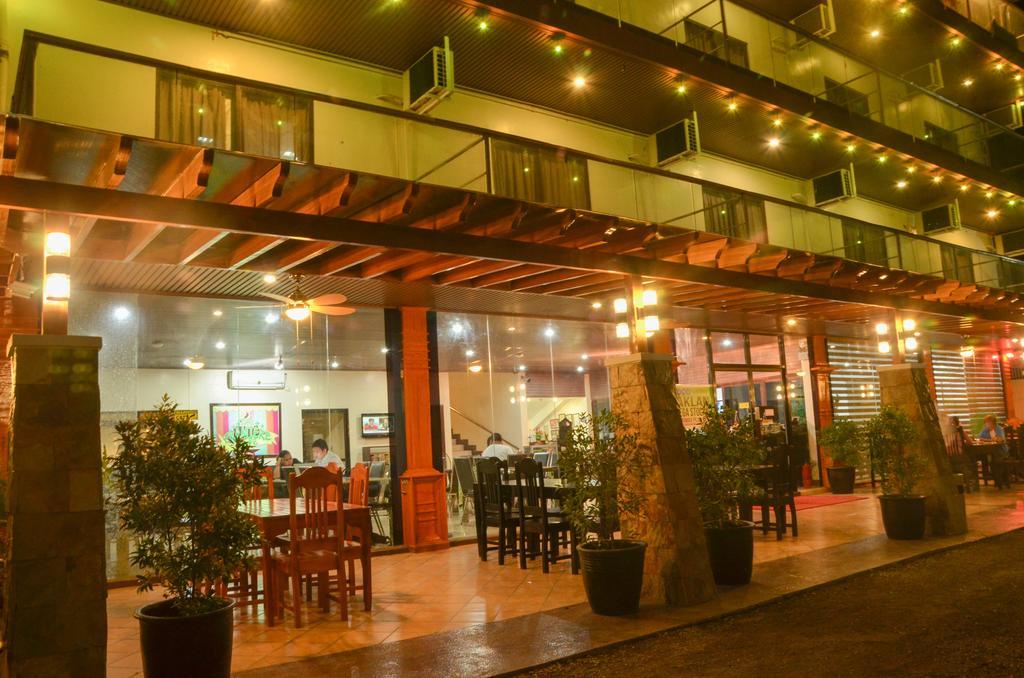 The Premiere Business Hotel Kalibo Bagian luar foto