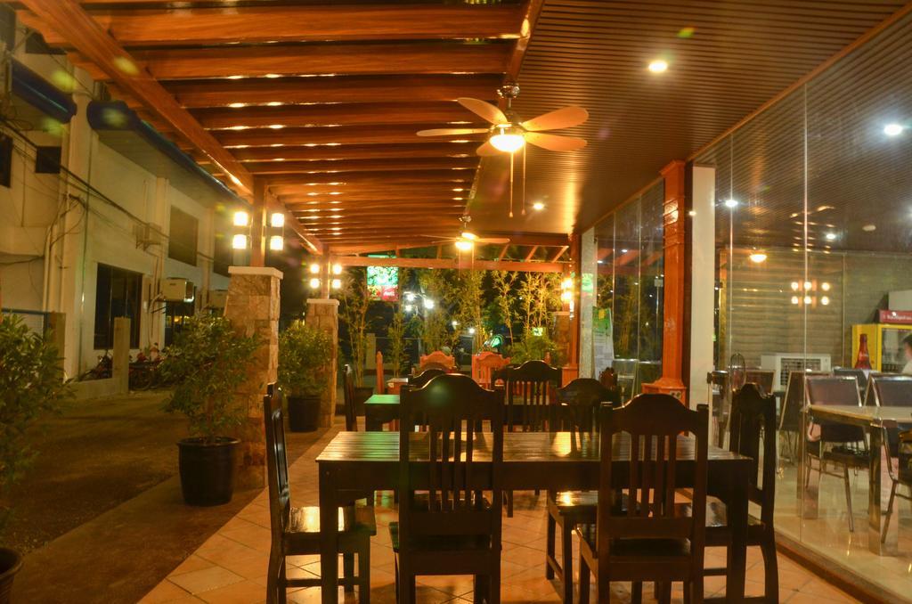 The Premiere Business Hotel Kalibo Bagian luar foto