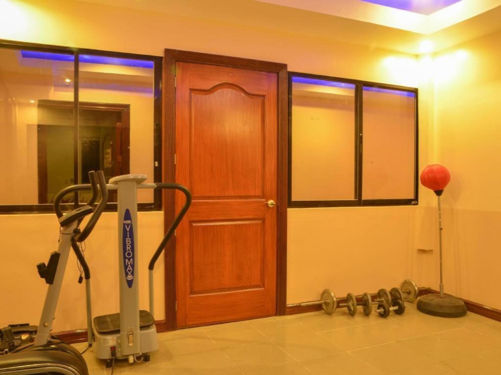 The Premiere Business Hotel Kalibo Bagian luar foto