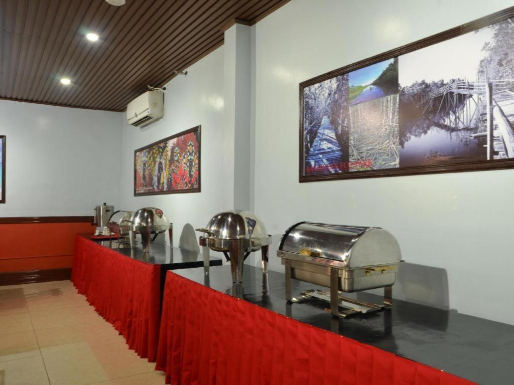 The Premiere Business Hotel Kalibo Bagian luar foto