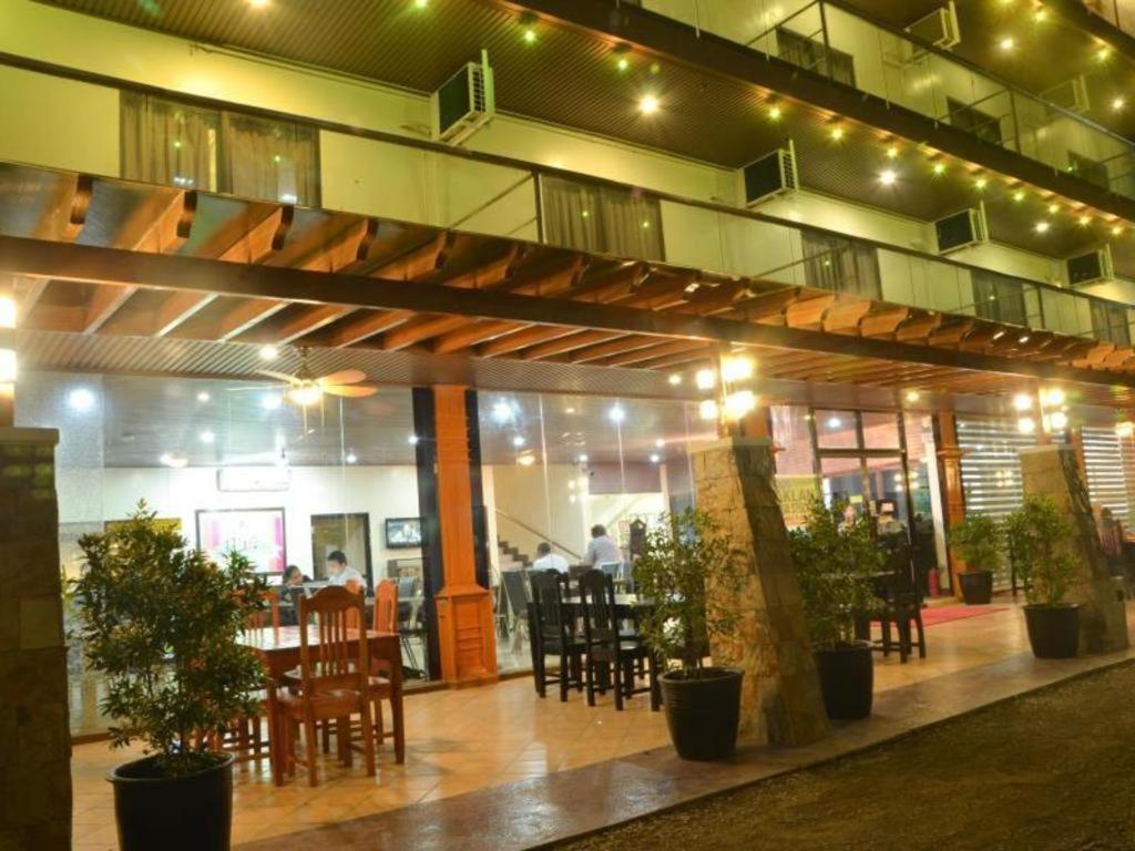 The Premiere Business Hotel Kalibo Bagian luar foto