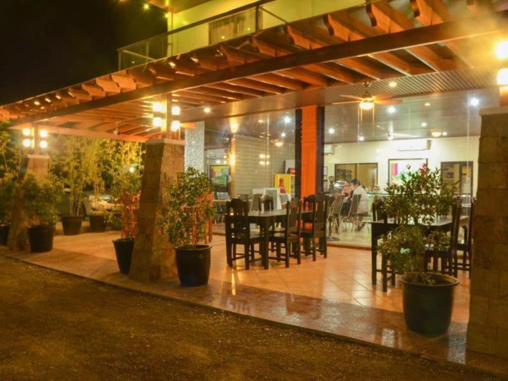 The Premiere Business Hotel Kalibo Bagian luar foto