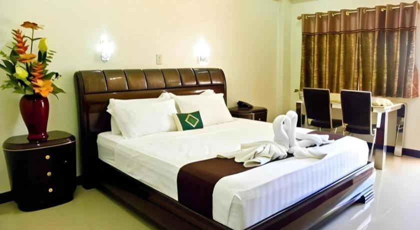 The Premiere Business Hotel Kalibo Bagian luar foto
