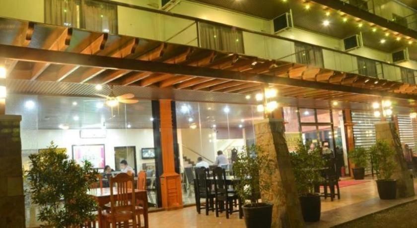 The Premiere Business Hotel Kalibo Bagian luar foto