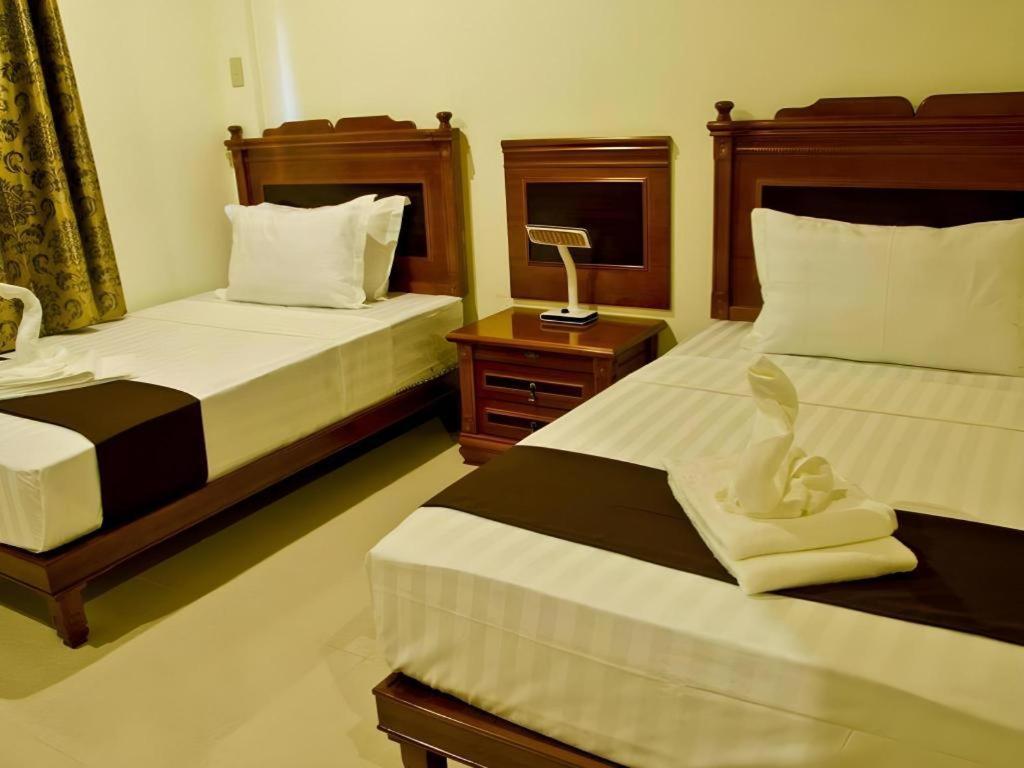 The Premiere Business Hotel Kalibo Bagian luar foto