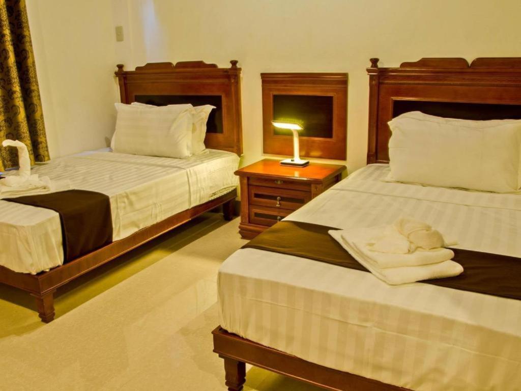 The Premiere Business Hotel Kalibo Bagian luar foto