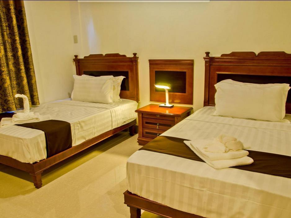 The Premiere Business Hotel Kalibo Bagian luar foto